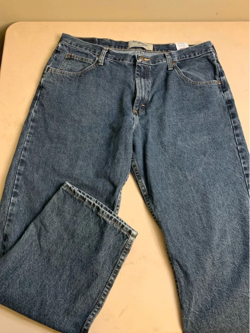 Wrangler relaxed jeans Sz 36